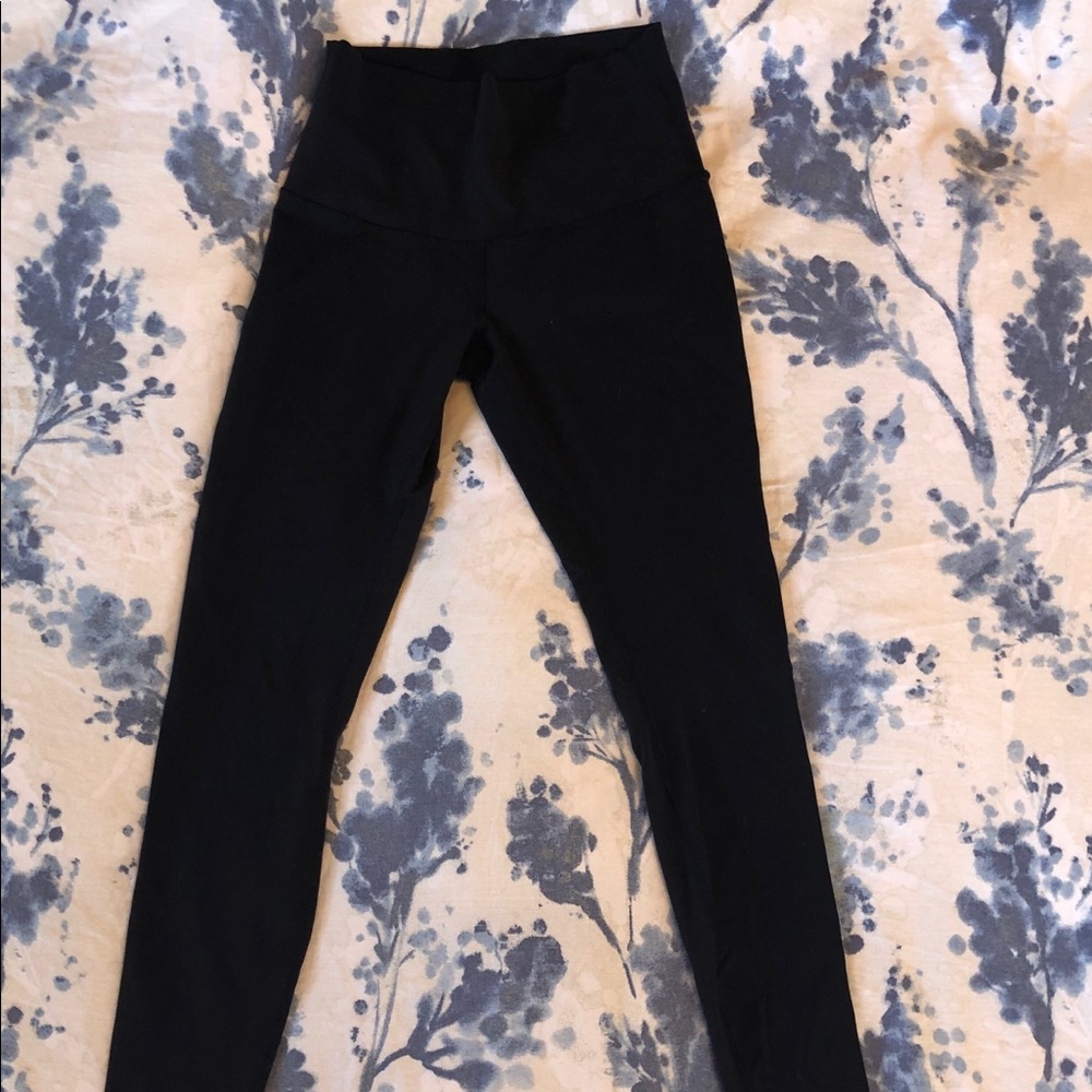 Lululemon Size 8 Wunder Under Yoga Pant